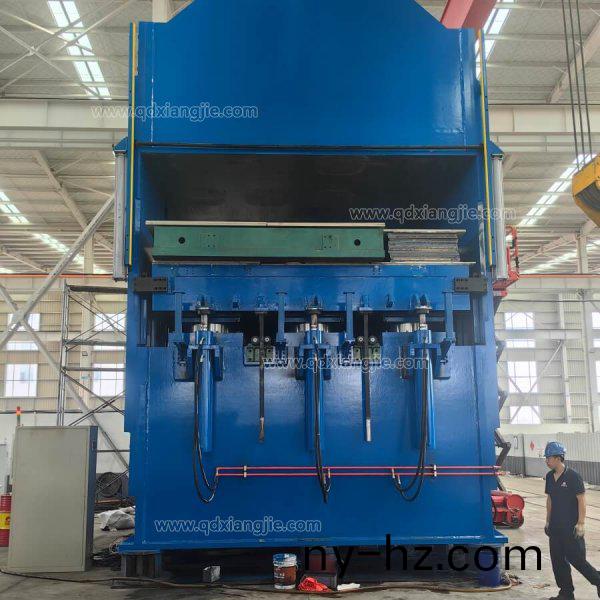 側(cè)(ce)闆(ban)式(shi)硫化機(jī)(ji)